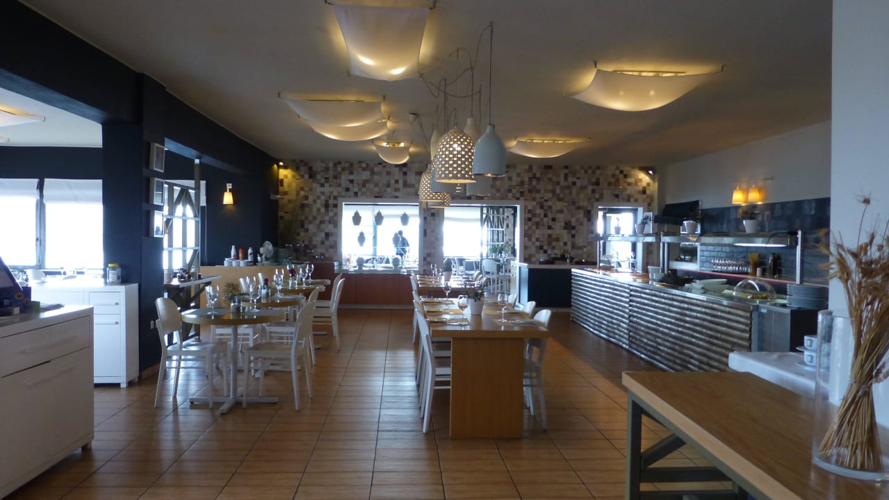 Eingang zum Restaurant Domes Aulus Elounda All-Inclusive Resort, Curio Collection by Hilton