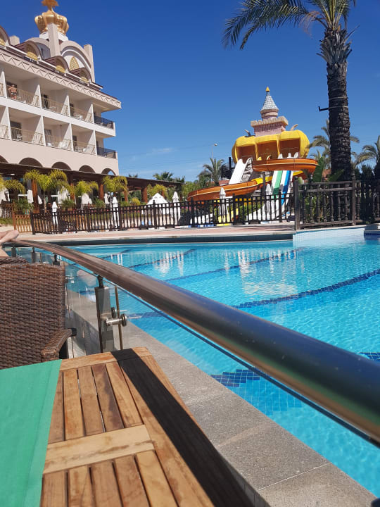 Pool Well Palace Side