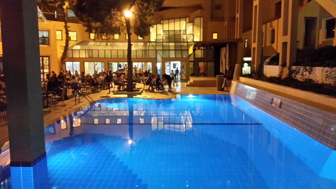 Pool bei Nacht Asteria Collection Side