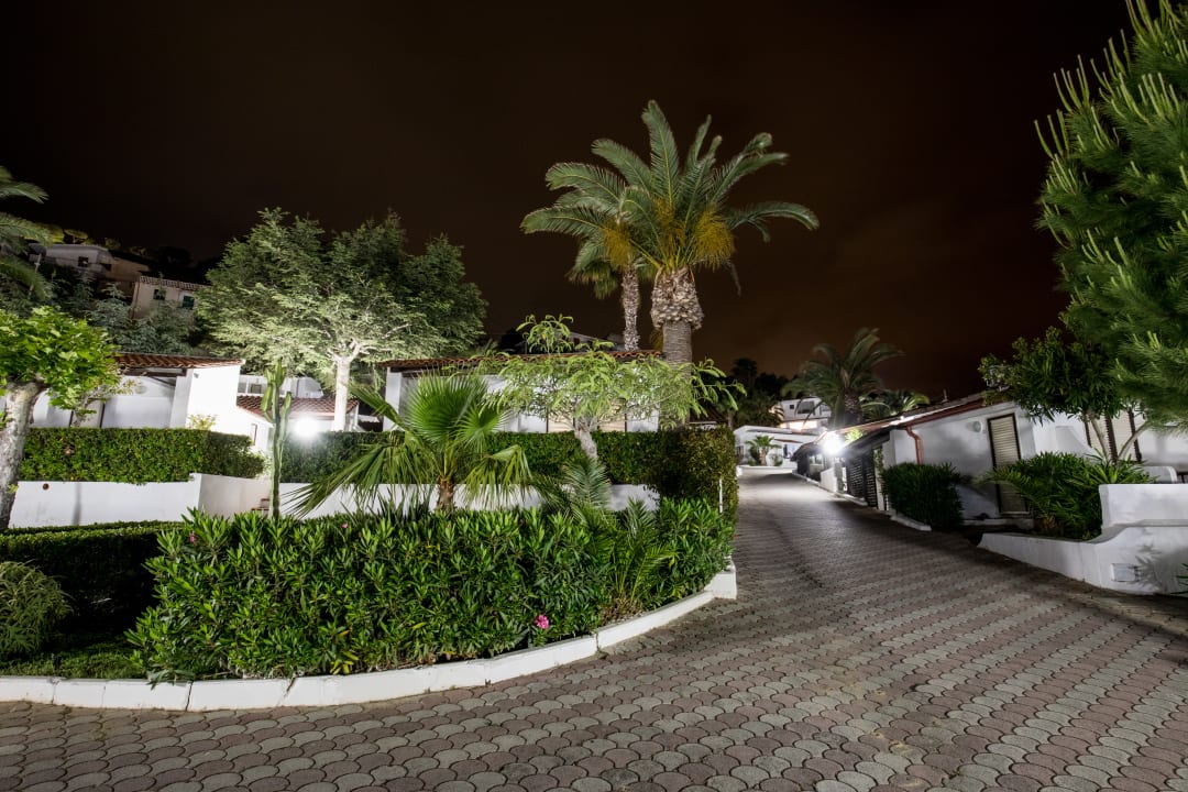 Außenansicht Villaggio Baia d'Ercole