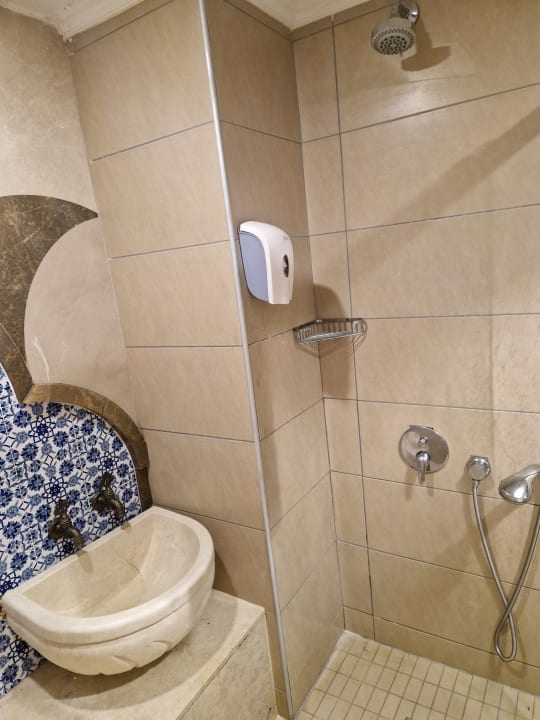 Zimmer Well Palace Side