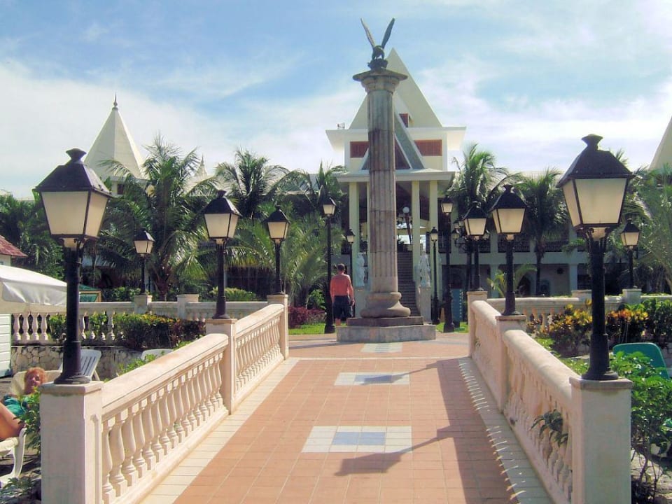 Weg zur Loppy hoch Hotel Riu Palace Tropical Bay