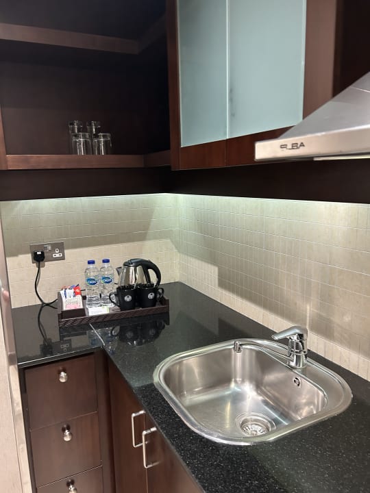 Zimmer Rose Rayhaan by Rotana