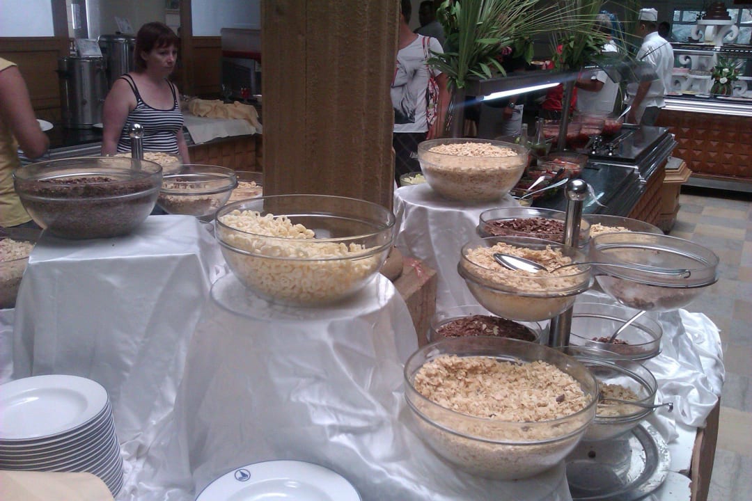 Frühstücksbüffet im Restaurant l'olivier Hotel El Mouradi Djerba Menzel