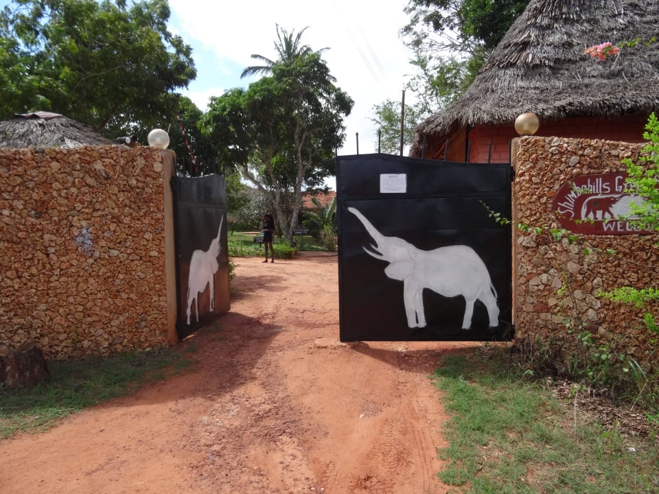Hier müßt Ihr reinfahren Shimba Hills Green Safari Lodge