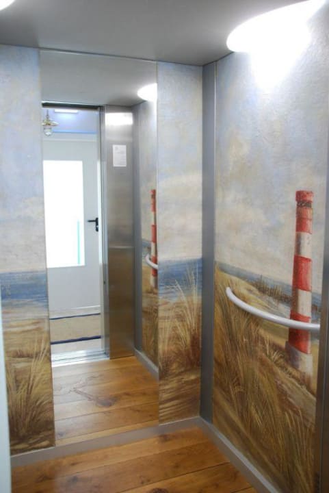 Aufzug Hotel Friese up anner Siet