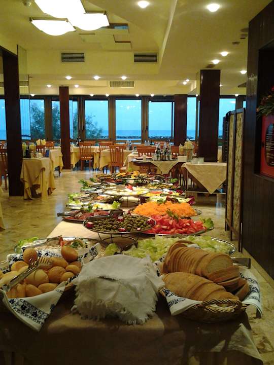 Buffet Mittagessen Hotel La Pace