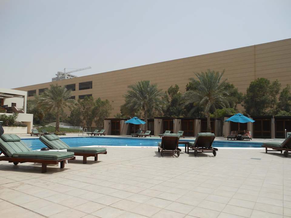 Pool Hilton Garden Inn Ras Al Khaimah