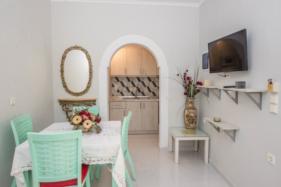 Zimmer Eleni Family Apartments