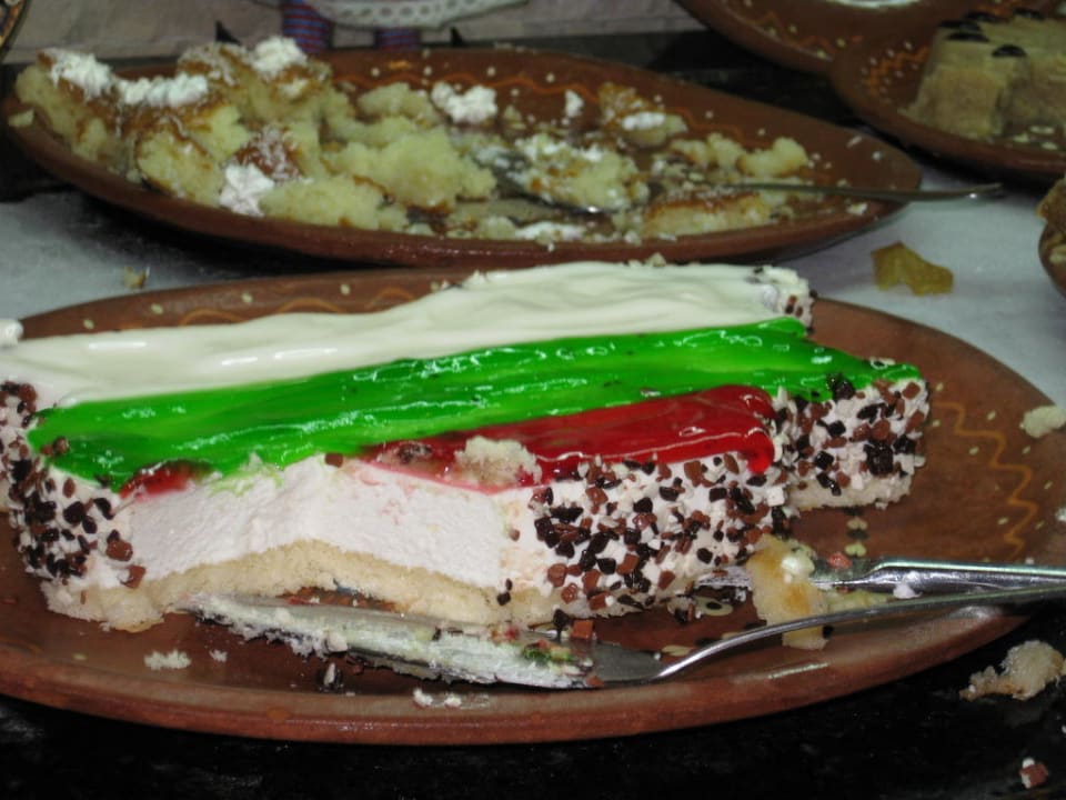 Die bulgarische Flagge als Kuchen  Meliá Sunny Beach