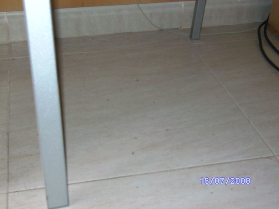 Dreck unter dem Tisch Hotel Vibra San Remo