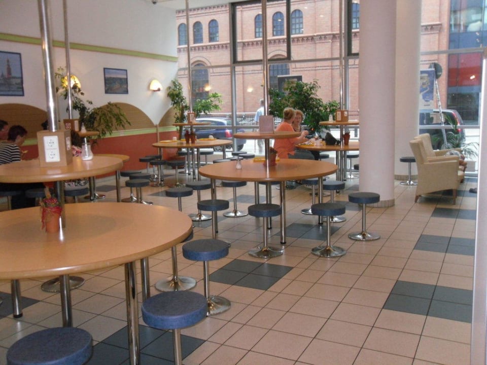 Frühstücksraum ibis budget Hotel Hamburg St. Pauli Messe