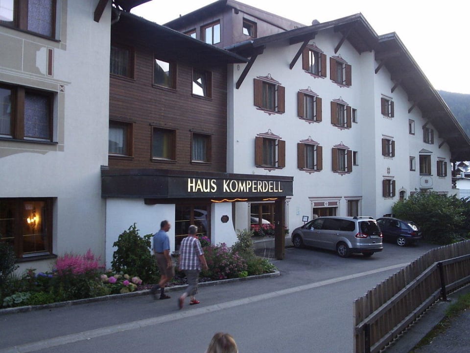 Hoteleingang Hotel Komperdell
