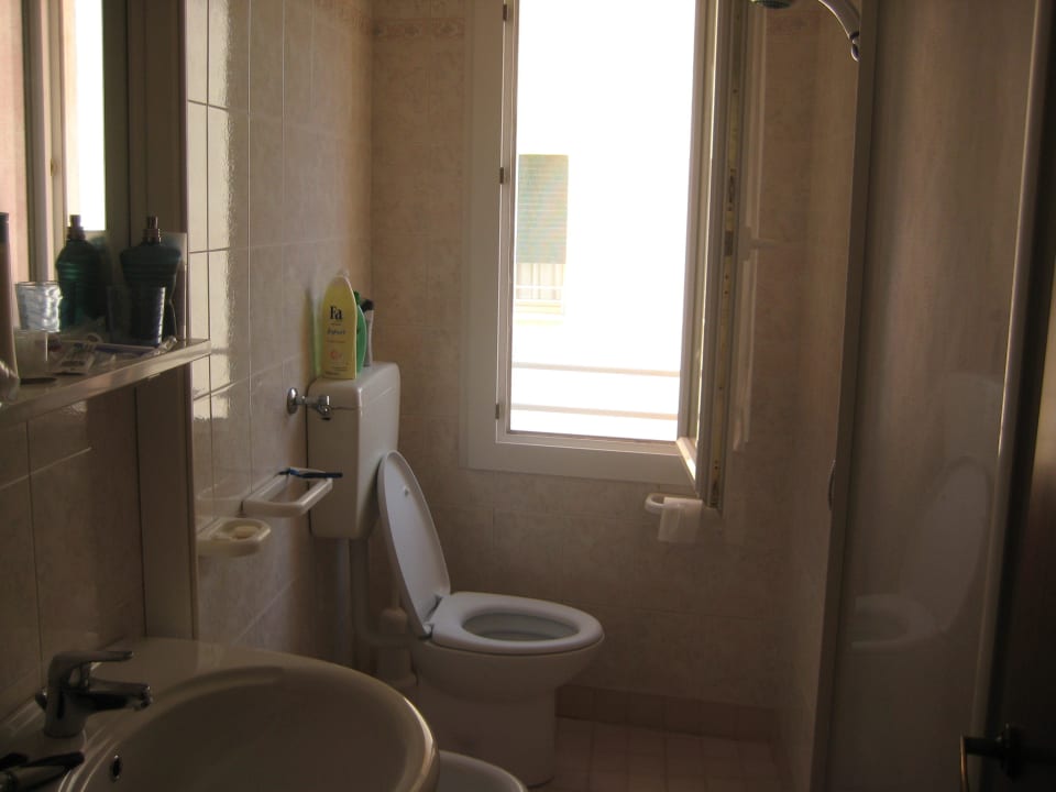 WC mit Dusche Hotel Gardenia