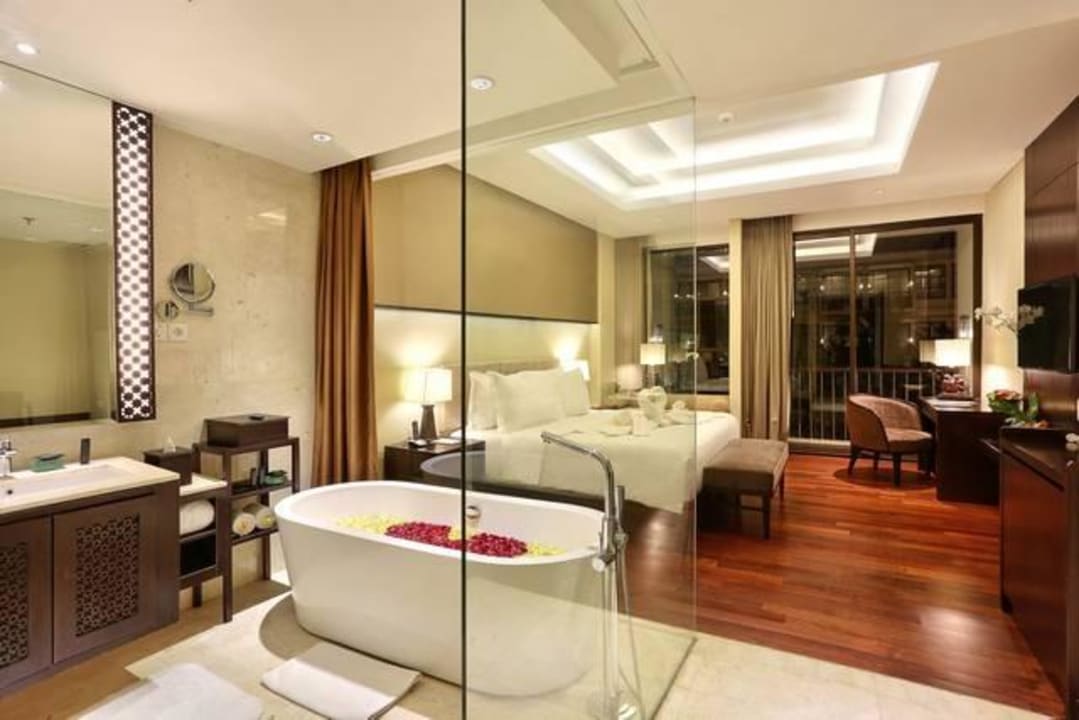 Honeymoon Set Up Bali Nusa Dua Hotel & Convention