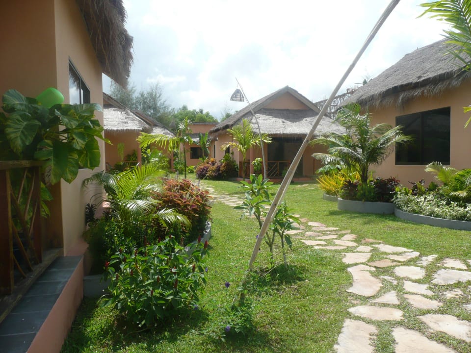 Blick auf die Bungalows Hotel The Secret Garden at Otres Beach