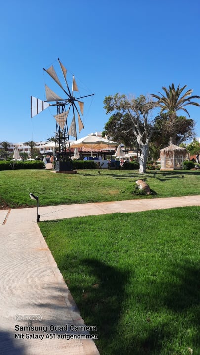 Gartenanlage Anissa Beach & Village