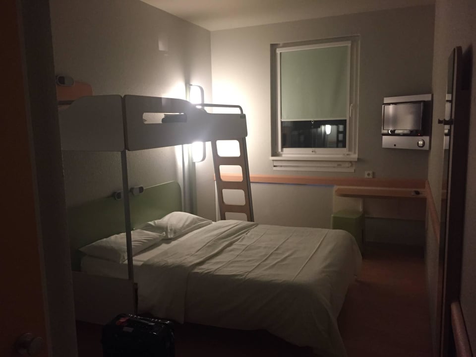Standardzimmer ibis budget Salzburg Airport