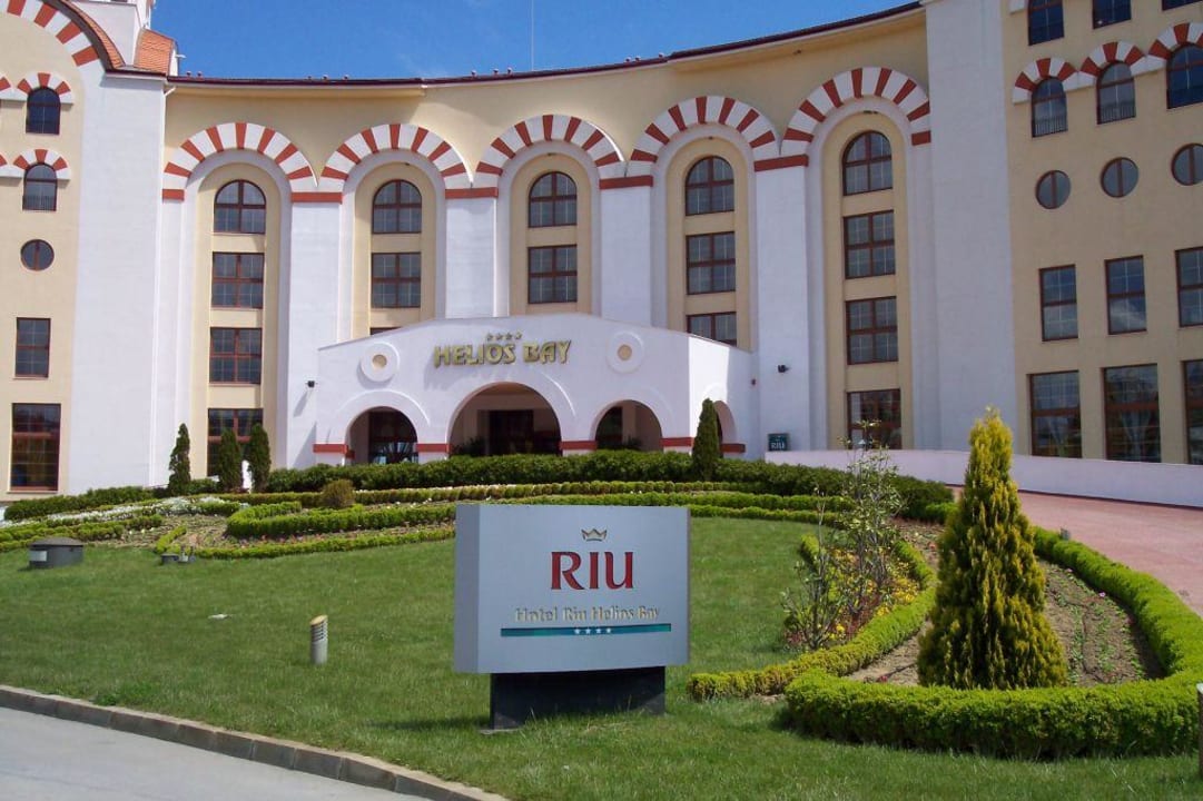 Haupteingang Alua Helios Bay