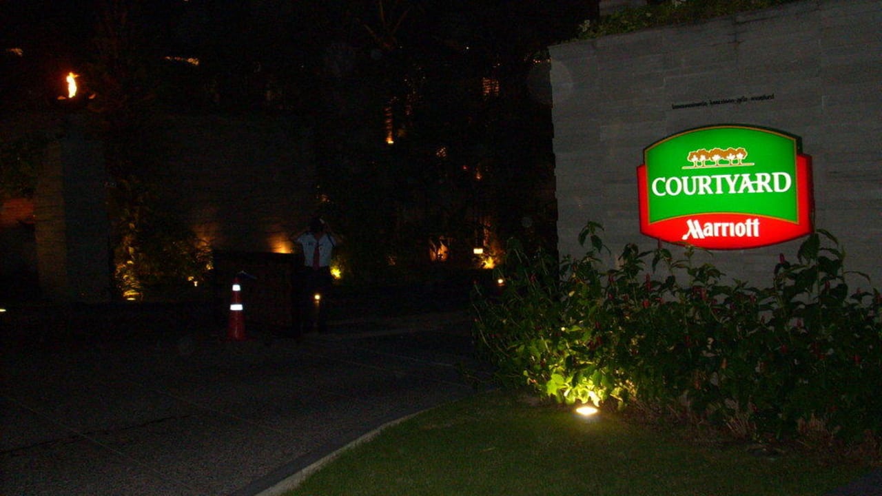 Haupteingang Holiday Inn Resort Phuket Surin Beach by IHG