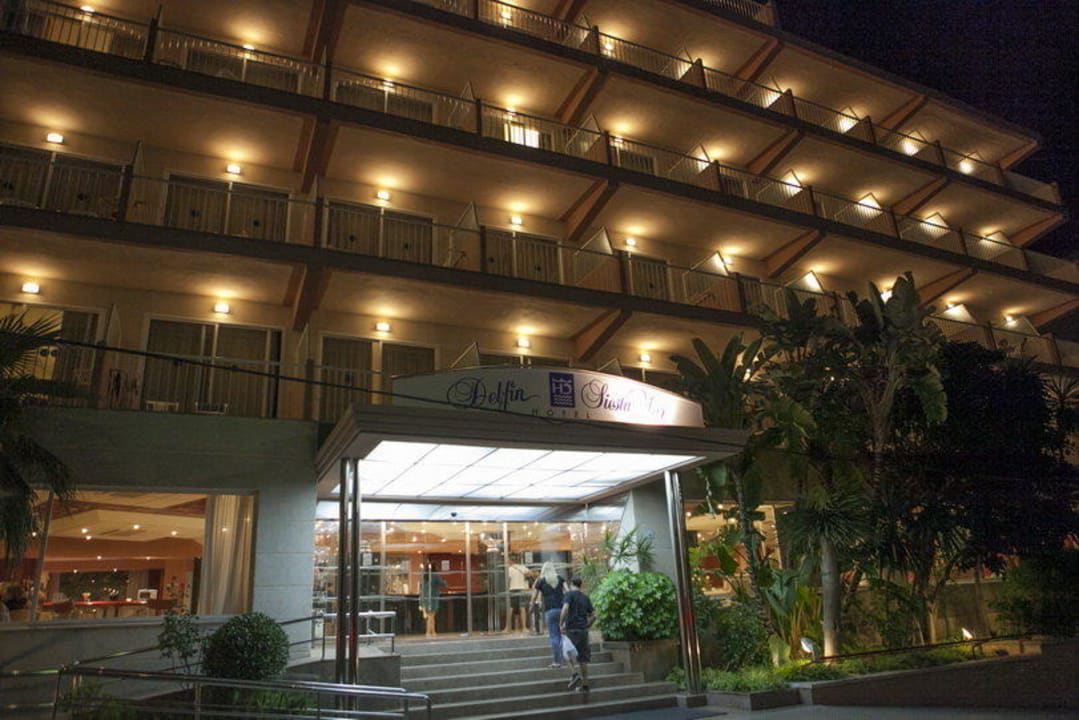 Nachts Reverence Life  - Adults only