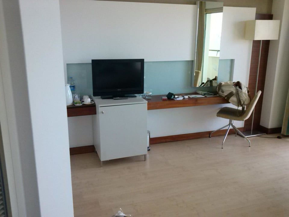 Kleines tv Sunis Evren Beach Resort Hotel & Spa