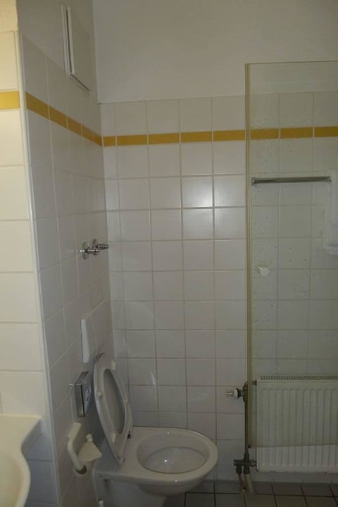 Dusche/ WC Tryp by Wyndham Bremen Airport