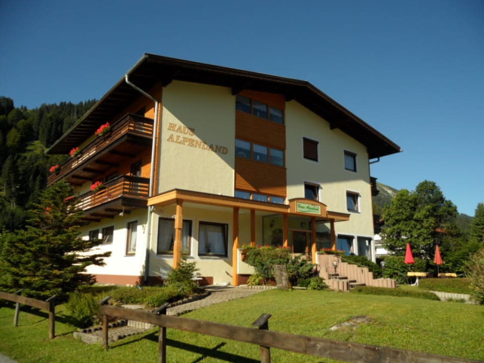 Front Appartementhaus Alpenland