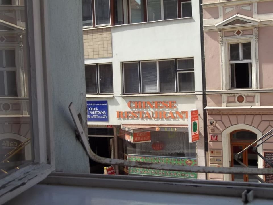 Kinder sollten besser nicht aus dem Fenster gucken Hotel Colloseum