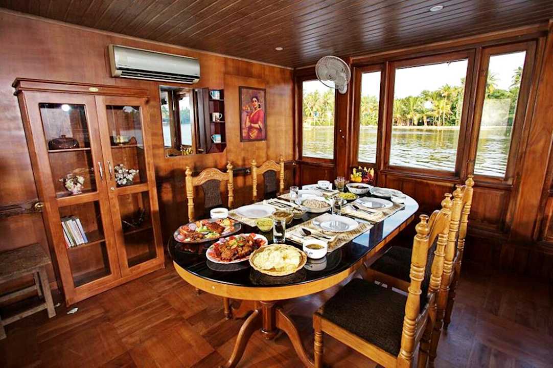 Gastro Dona House Boats at Alappuzha