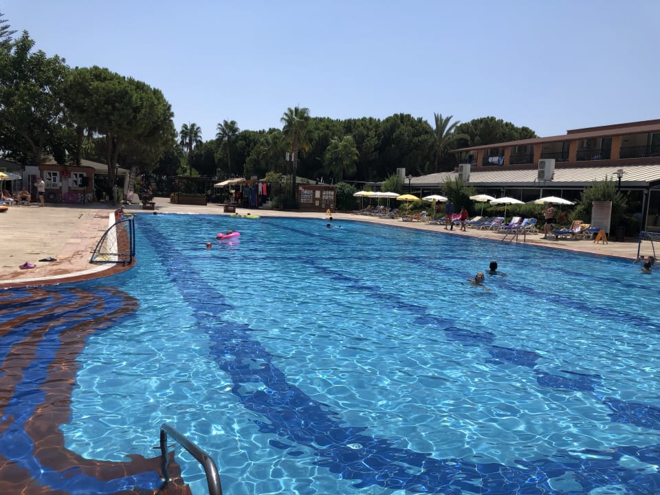 Pool Club Turtas Beach Hotel