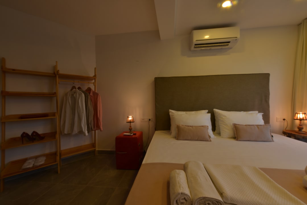 Zimmer La Local Beach & Hotel