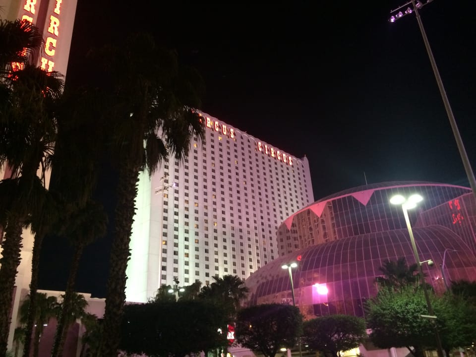 Außenansicht Hotel Circus Circus