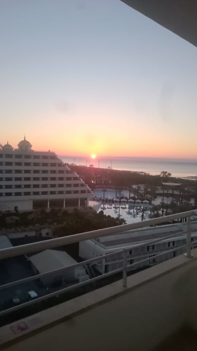 Sonnenaufgang vom Balkon aus Hotel Miracle Resort