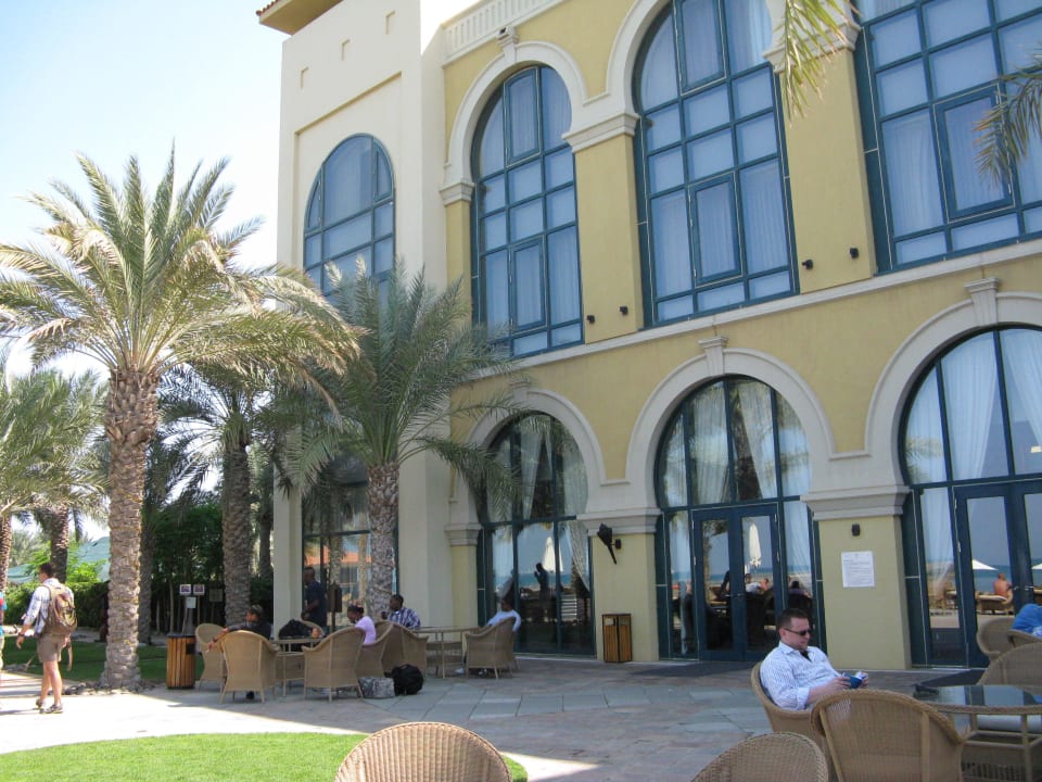 Terrasse vor Pool Djibouti Palace Kempinski