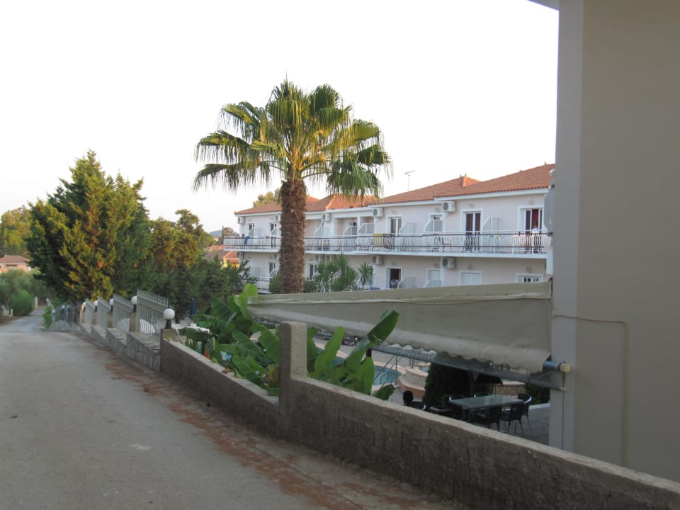 Widok z tyłu hotelu Hotel Megara