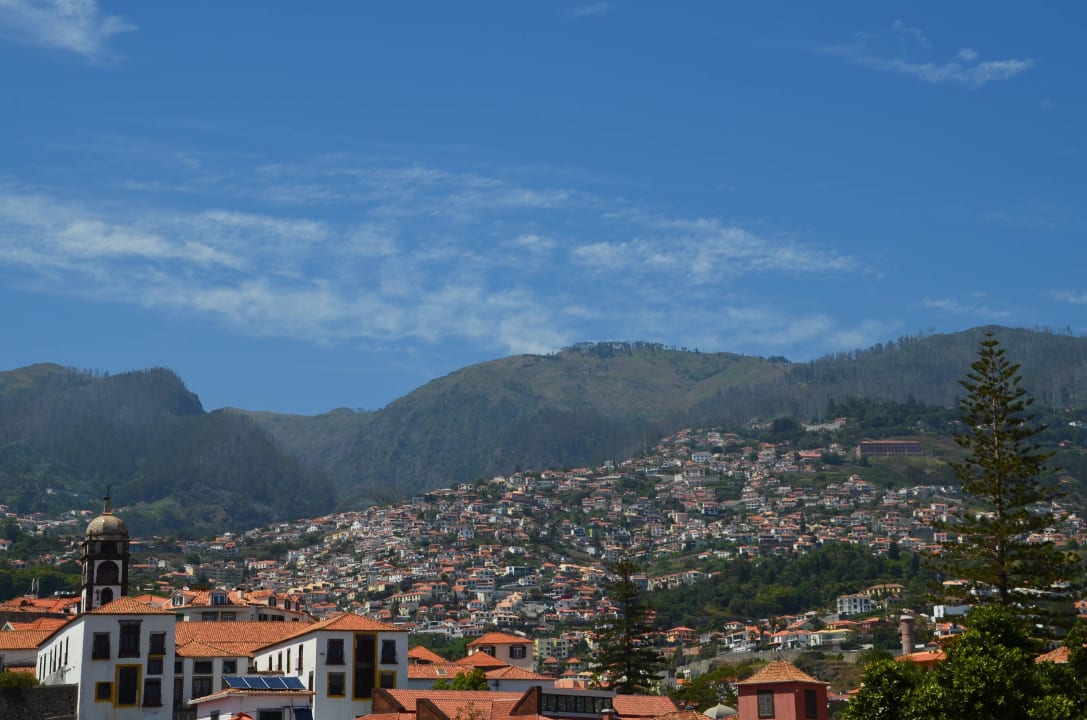 Blick von der Dachterrasse Hotel Madeira