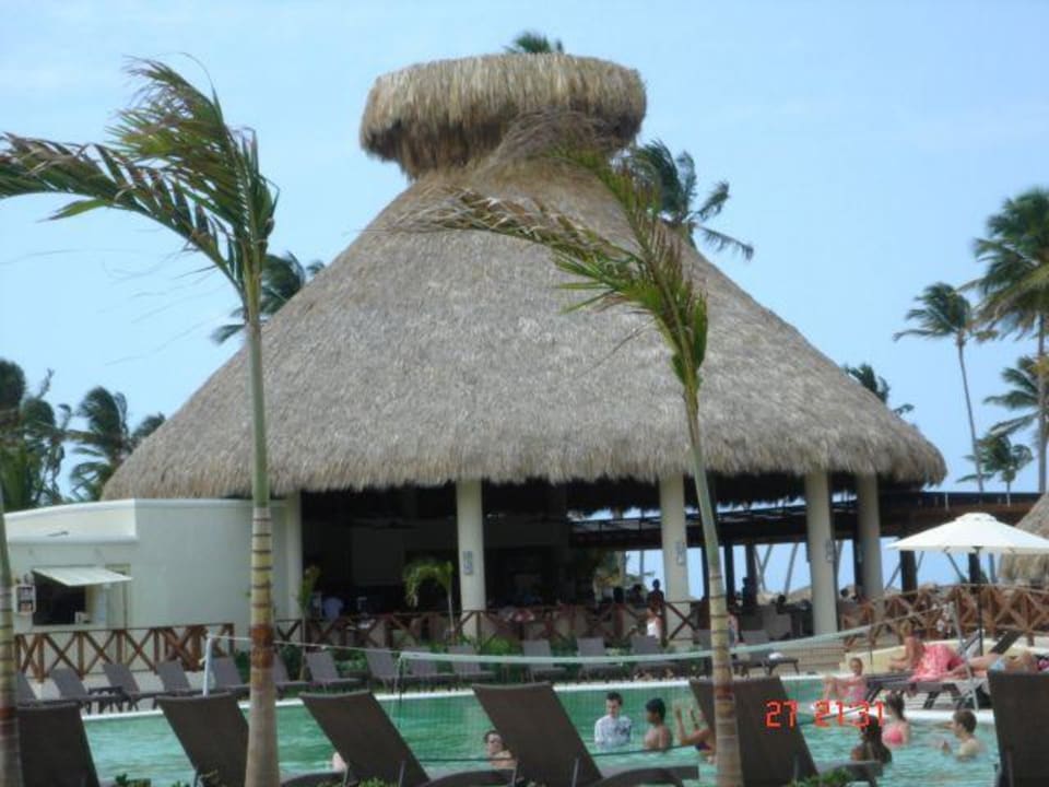 Poolbar Dreams Royal Beach Punta Cana
