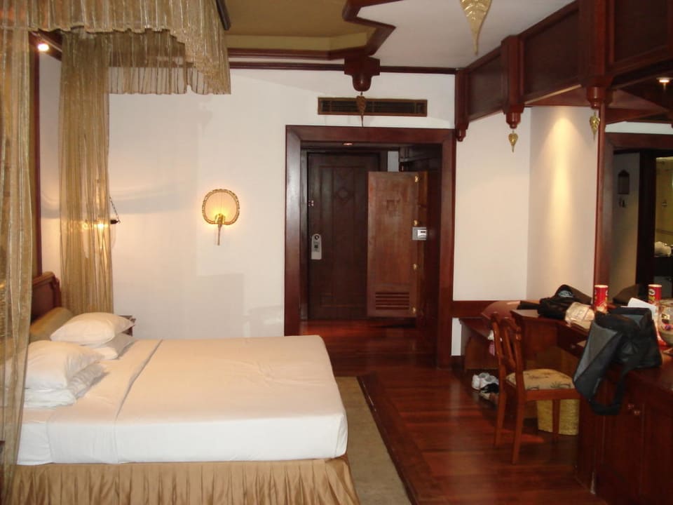 Zimmer Royal Palms Beach Hotel