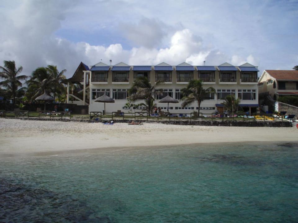 Hotel Le Peninsula Bay Beach Resort & Spa