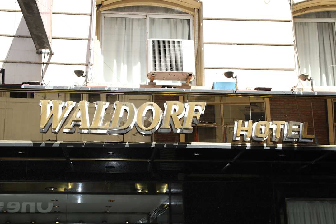 Waldorf von außen Hotel Waldorf