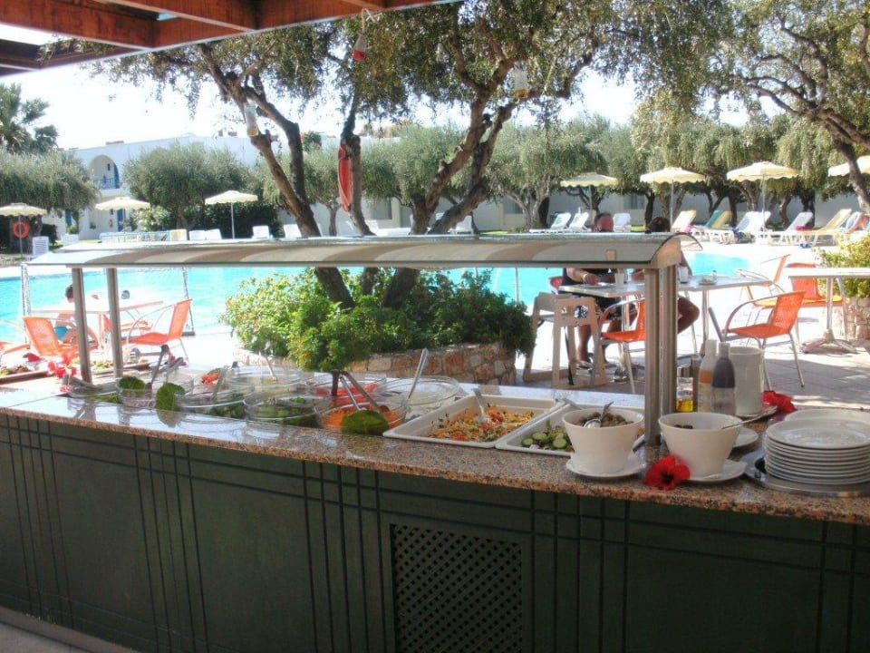 Salatbar am Pool TUI KIDS CLUB Alex Beach