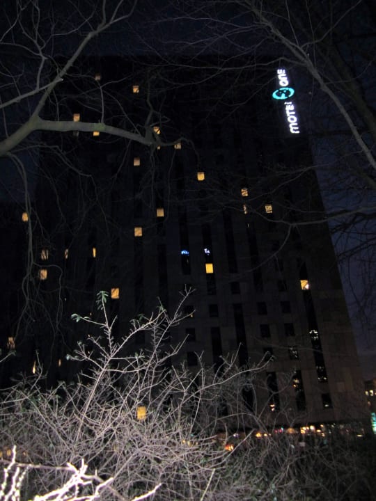 Hotel nachts Motel One Hamburg-Alster
