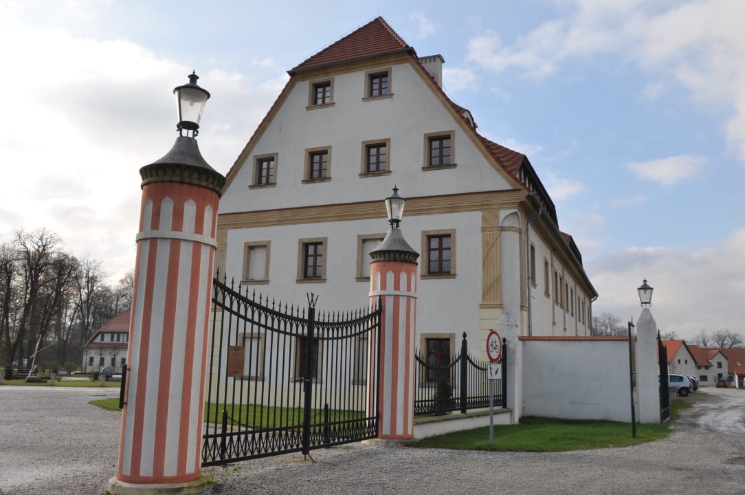 Brama główna Pałac Wojanów