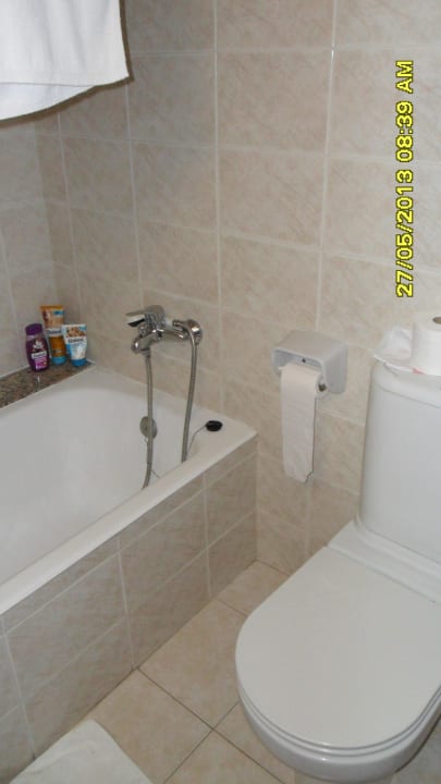 Badezimmer mit Wanne BLUESEA Anba Romani