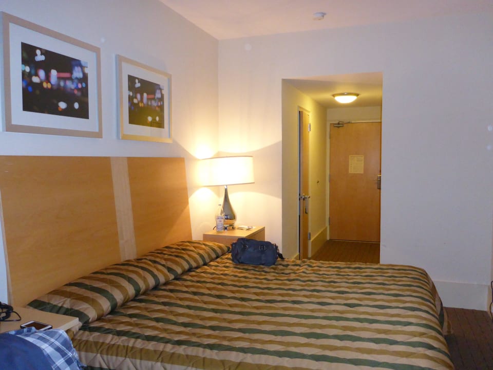 Kingsize Bed New York's Hotel Pennsylvania