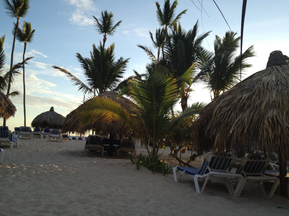 Strand morgens um 07:00Uhr Bahia Principe Luxury Ambar