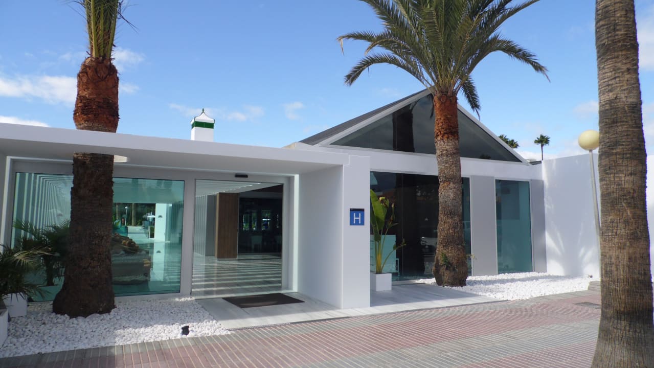 Lobby Canary Garden Club