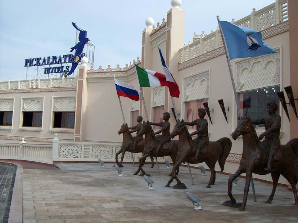 Hoteleingang Pickalbatros Palace Resort