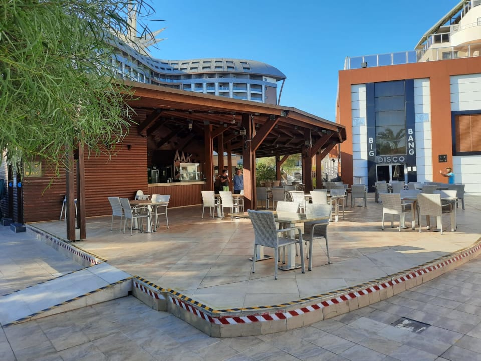 Gastro Saturn Palace Resort Hotel